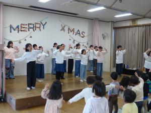 三室戸こども園訪問演奏3